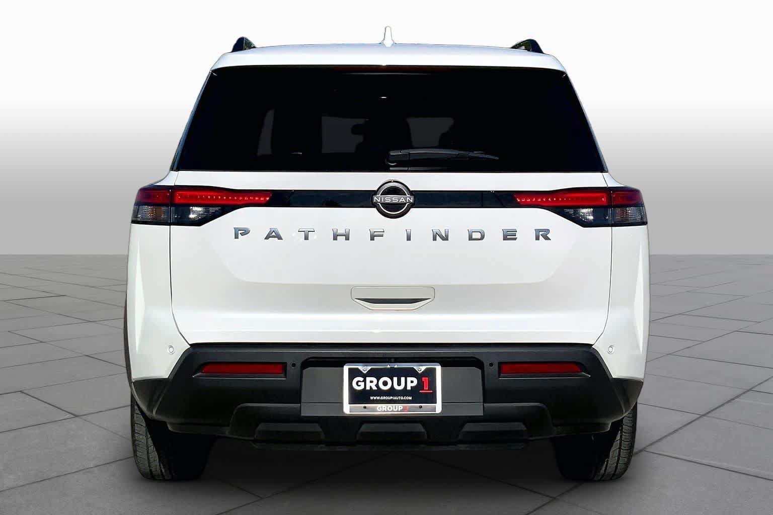 Used 2025 Nissan Pathfinder SV w/ Cargo Package FWD image 5