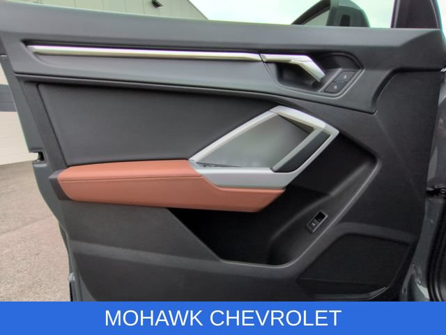 Used 2020 Audi Q3 2.0T Premium w/ Convenience Package AWD/4WD image 22