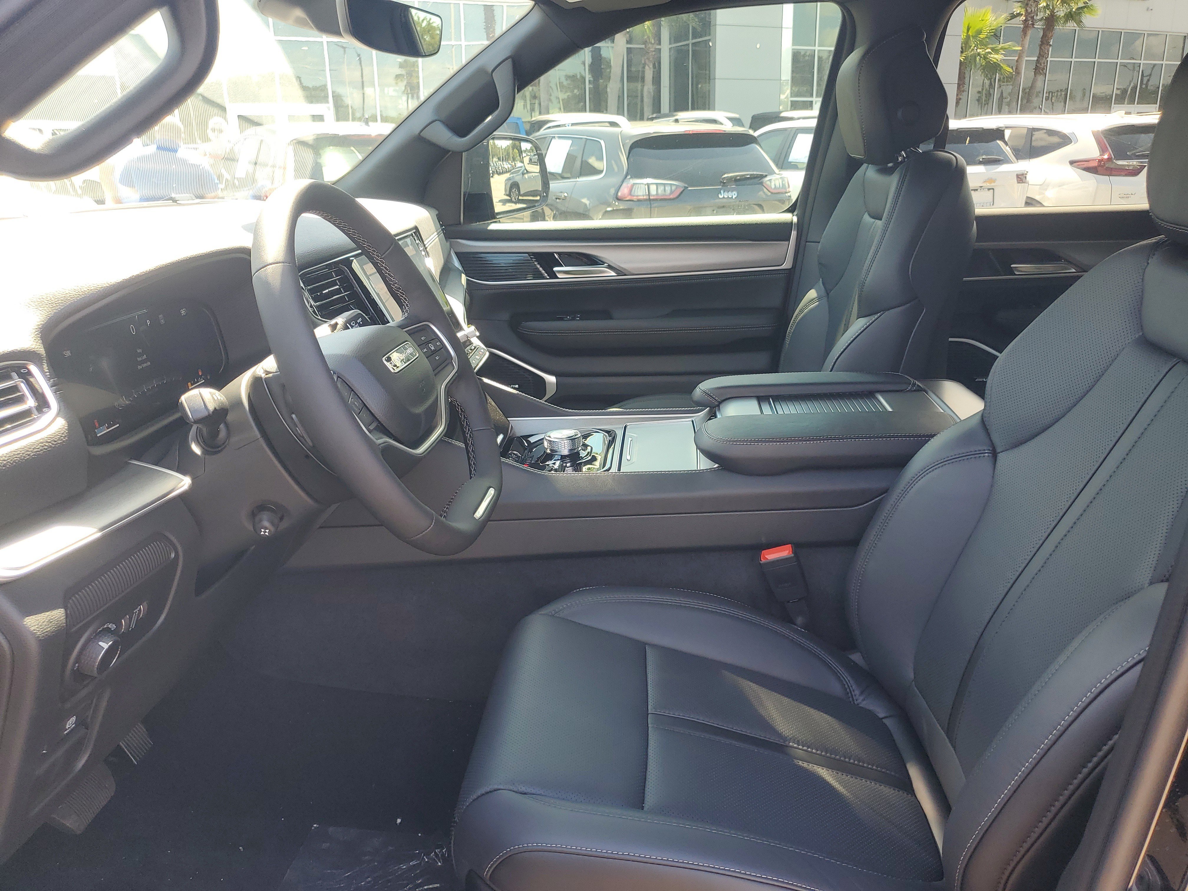 New 2026 Jeep Grand Wagoneer Limited AWD/4WD image 14