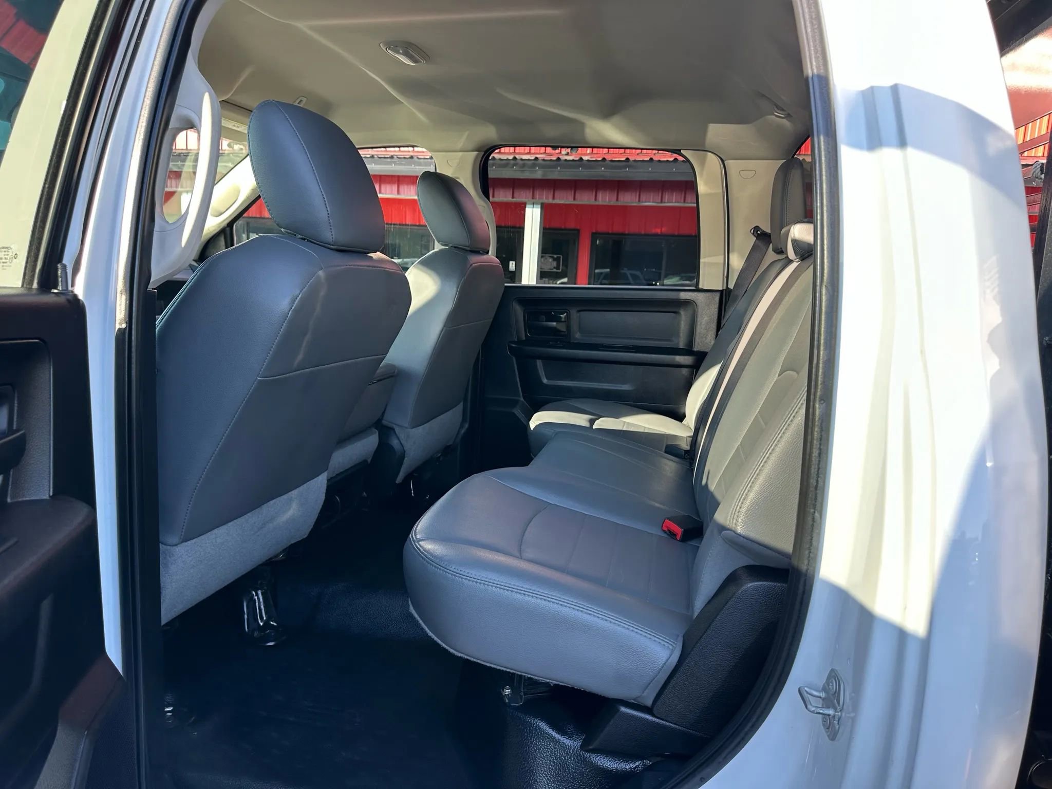 Used 2018 RAM 4500 Tradesman image 12