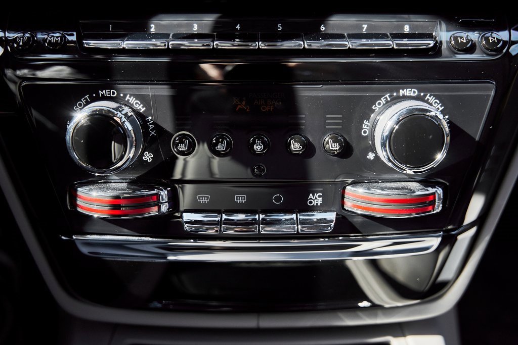 Used 2025 Rolls-Royce Phantom image 78