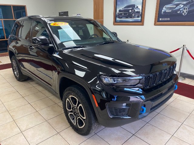 Used 2022 Jeep Grand Cherokee Trailhawk w/ Advanced Protech Group II AWD/4WD image 4