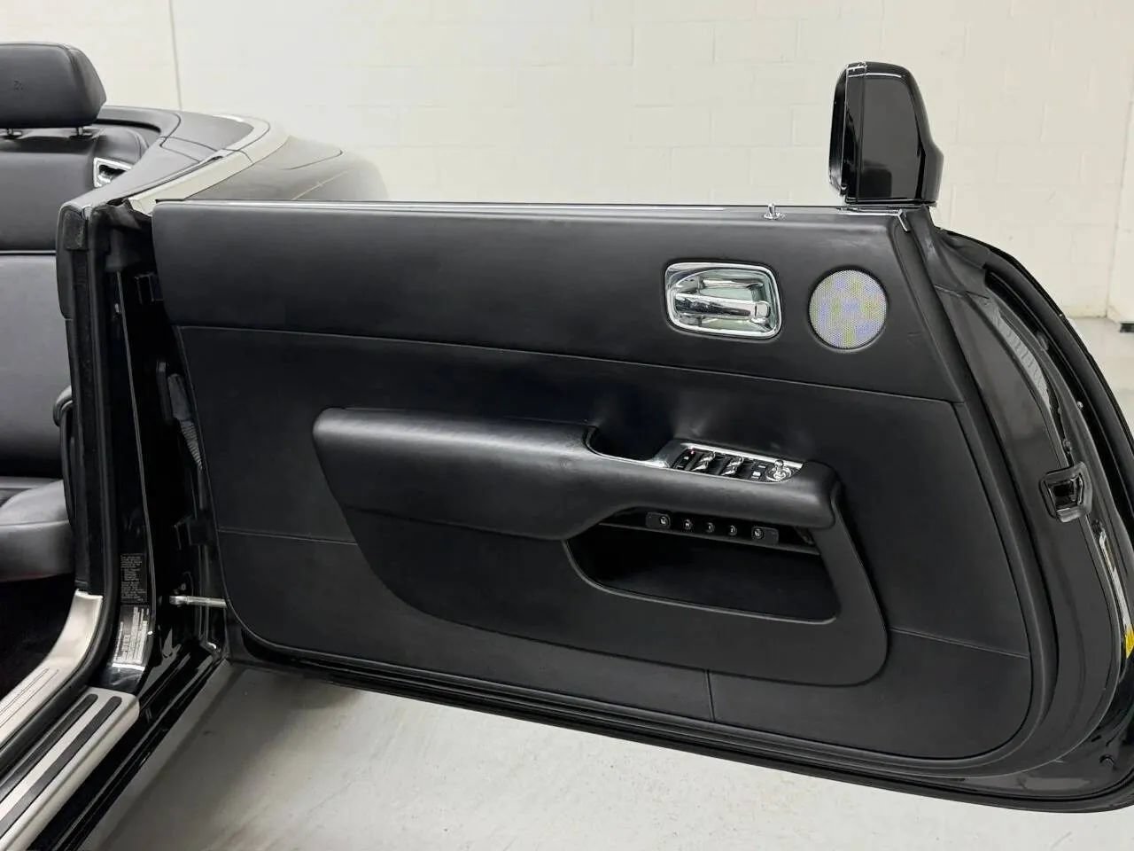 Used 2017 Rolls-Royce Dawn RWD image 30