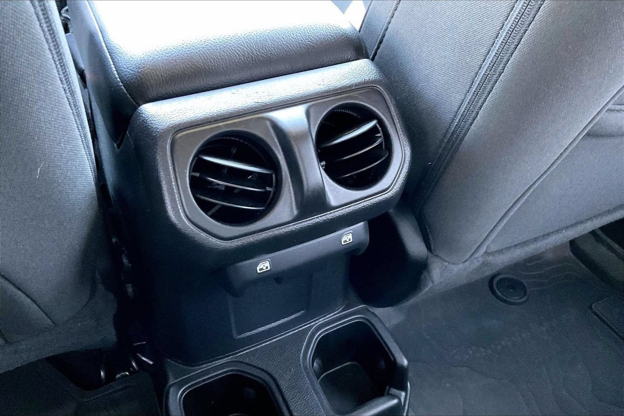 Used 2023 Jeep Gladiator Sport AWD/4WD image 15