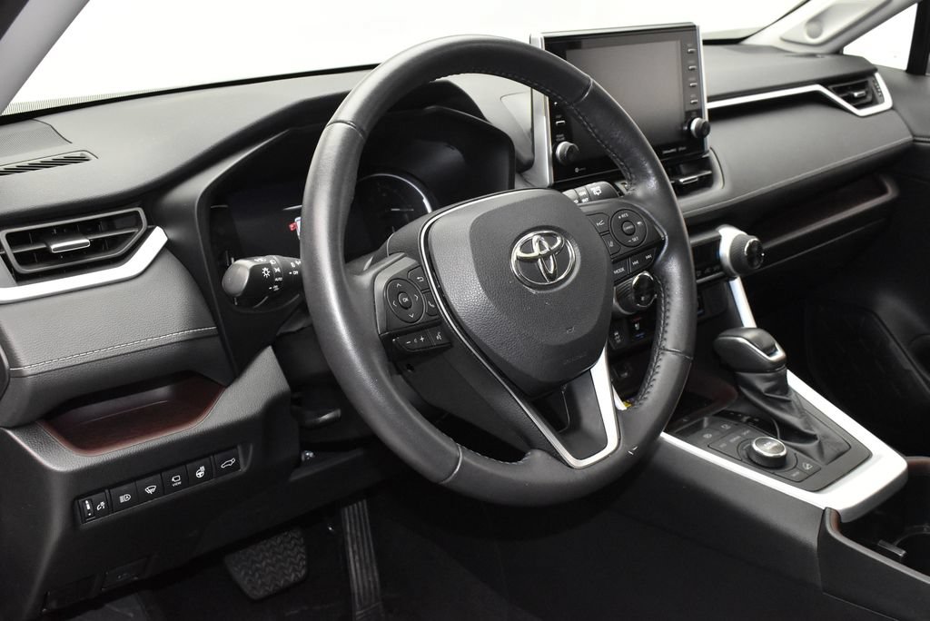 Used 2022 Toyota RAV4 Limited AWD/4WD image 17