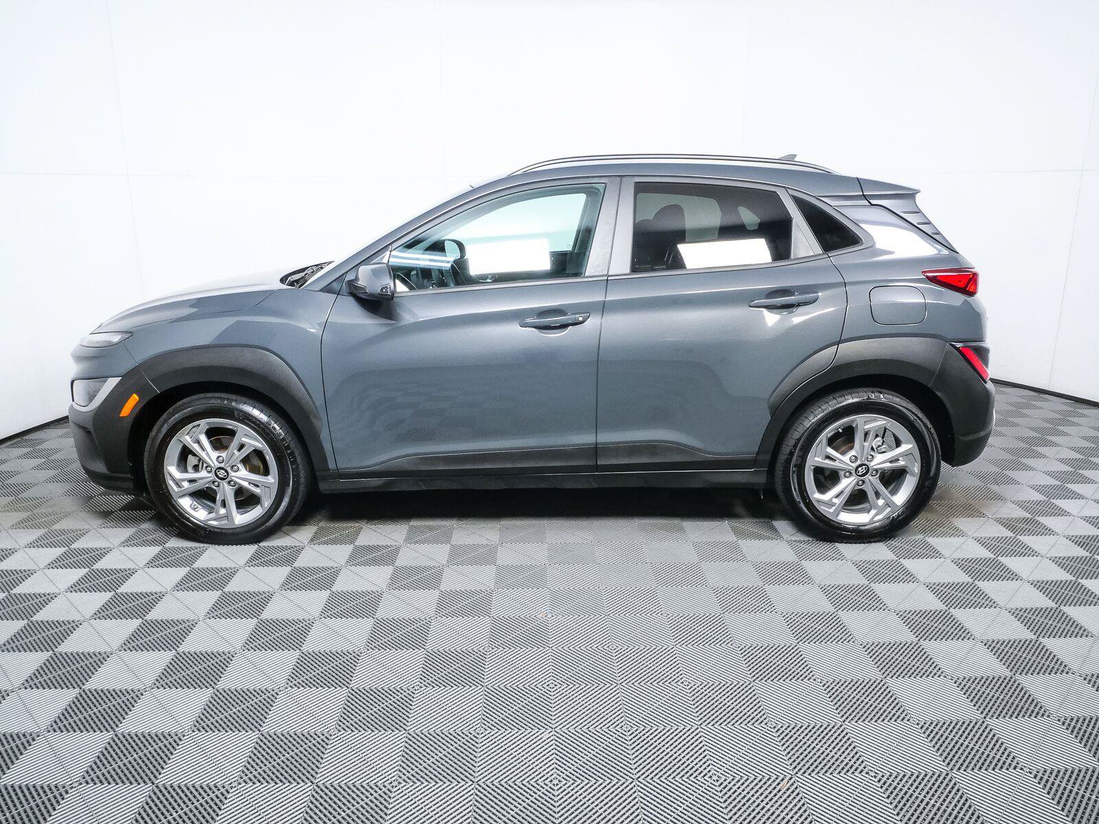 Used 2023 Hyundai Kona SEL w/ Convenience Package FWD image 31