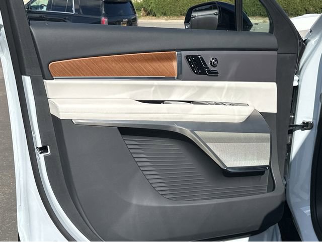 New 2026 Cadillac Vistiq Luxury AWD/4WD image 23