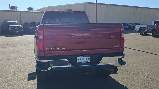 Used 2020 Chevrolet Silverado 2500 LTZ w/ LTZ Premium Package image 7