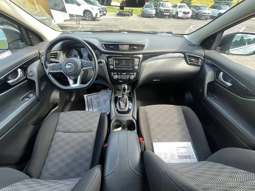 Used 2019 Nissan Rogue Sport SV w/ Technology Package AWD/4WD image 13