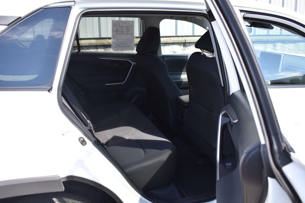Certified 2025 Toyota RAV4 LE AWD/4WD image 23