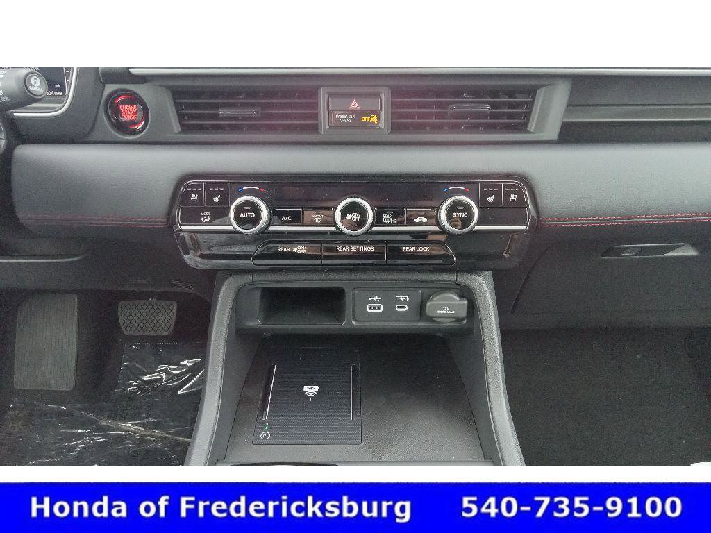 Certified 2025 Honda Pilot Black Edition image 20