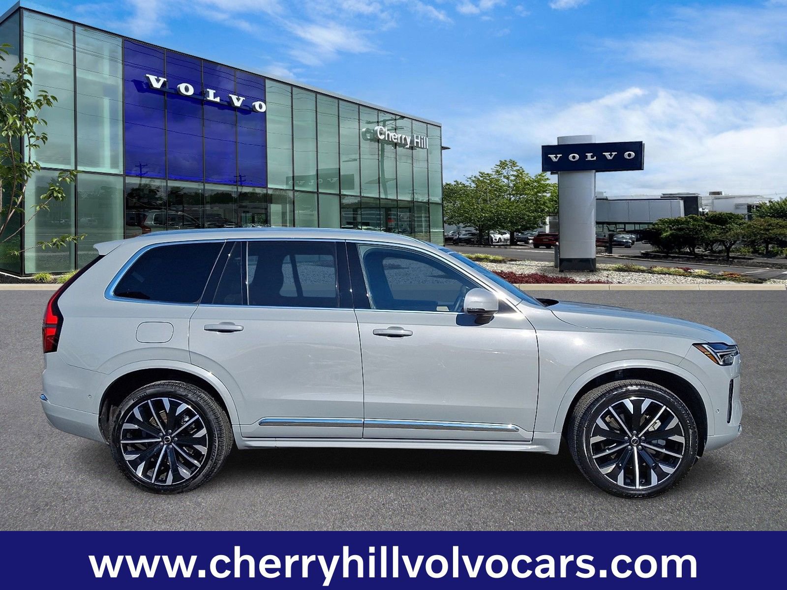 Certified 2025 Volvo XC90 B5 Plus image 8