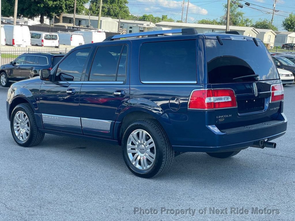 Used 2011 Lincoln Navigator 2WD image 5