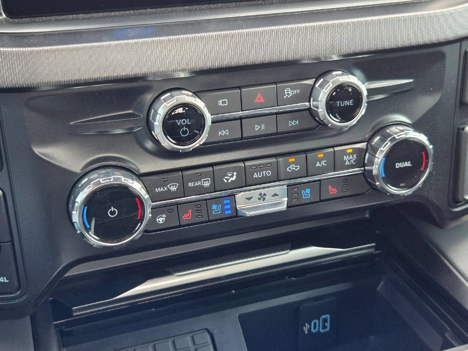 New 2026 Ford F250 Platinum AWD/4WD image 23