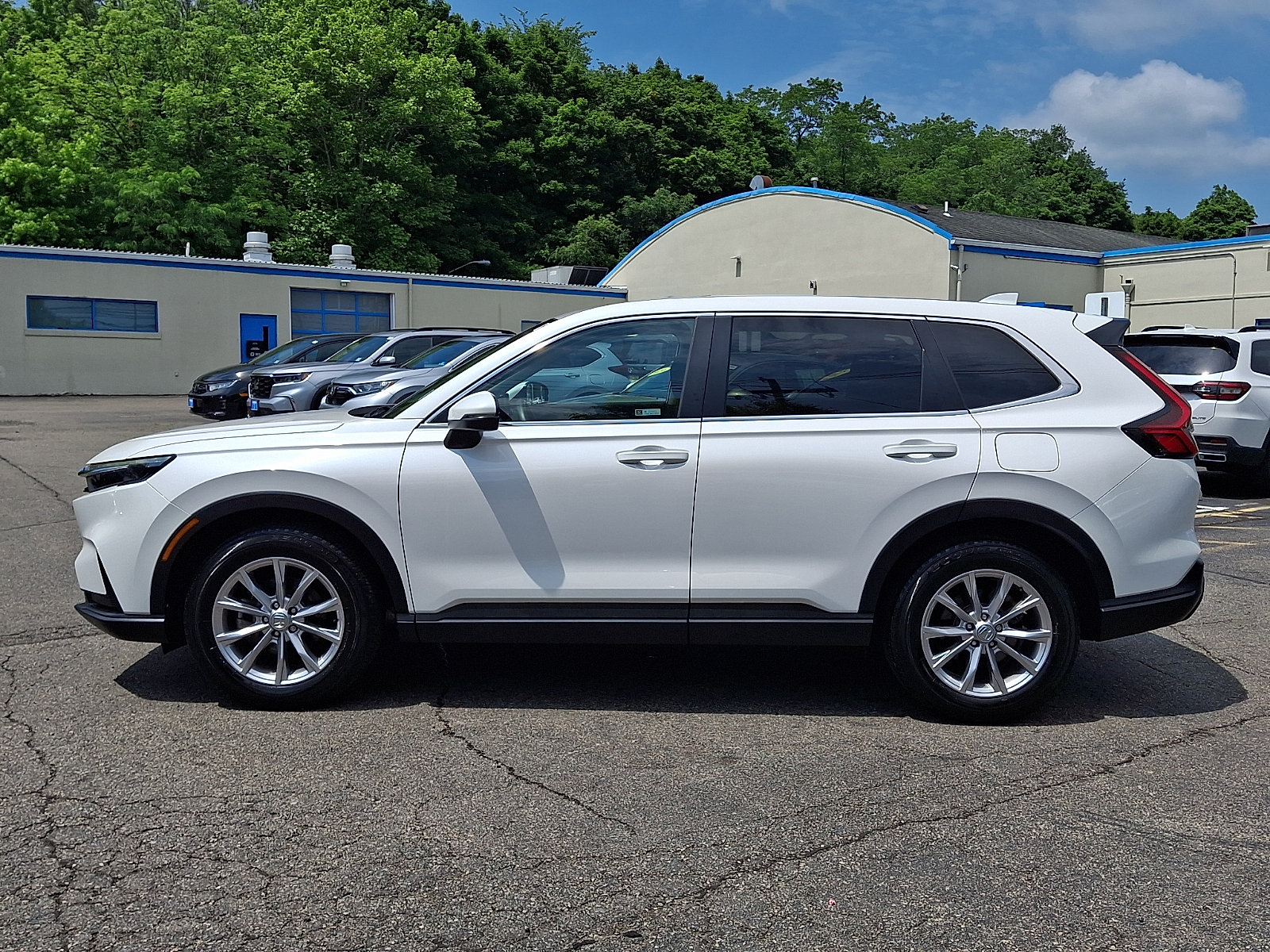 Used 2023 Honda CR-V EX image 7