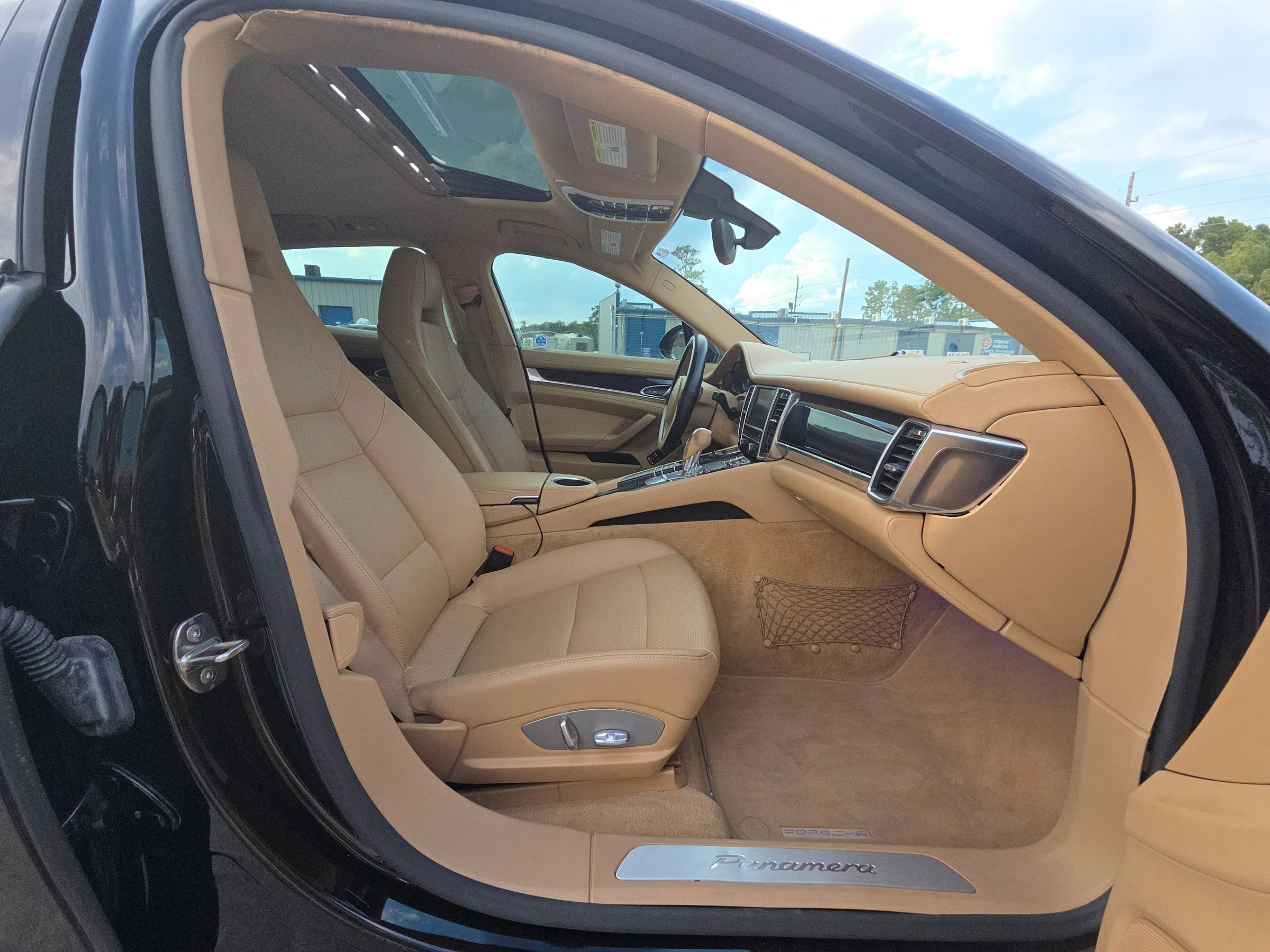 Used 2015 Porsche Panamera 4 image 19