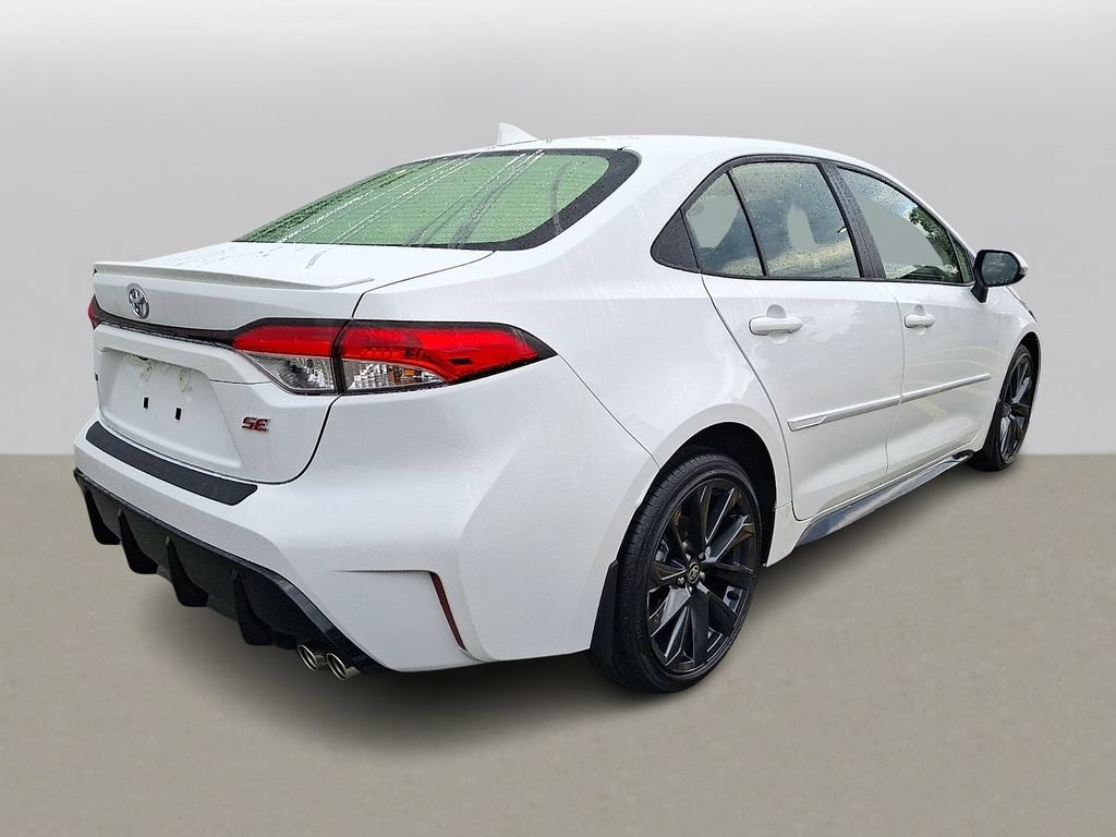 Used 2026 Toyota Corolla SE FWD image 4