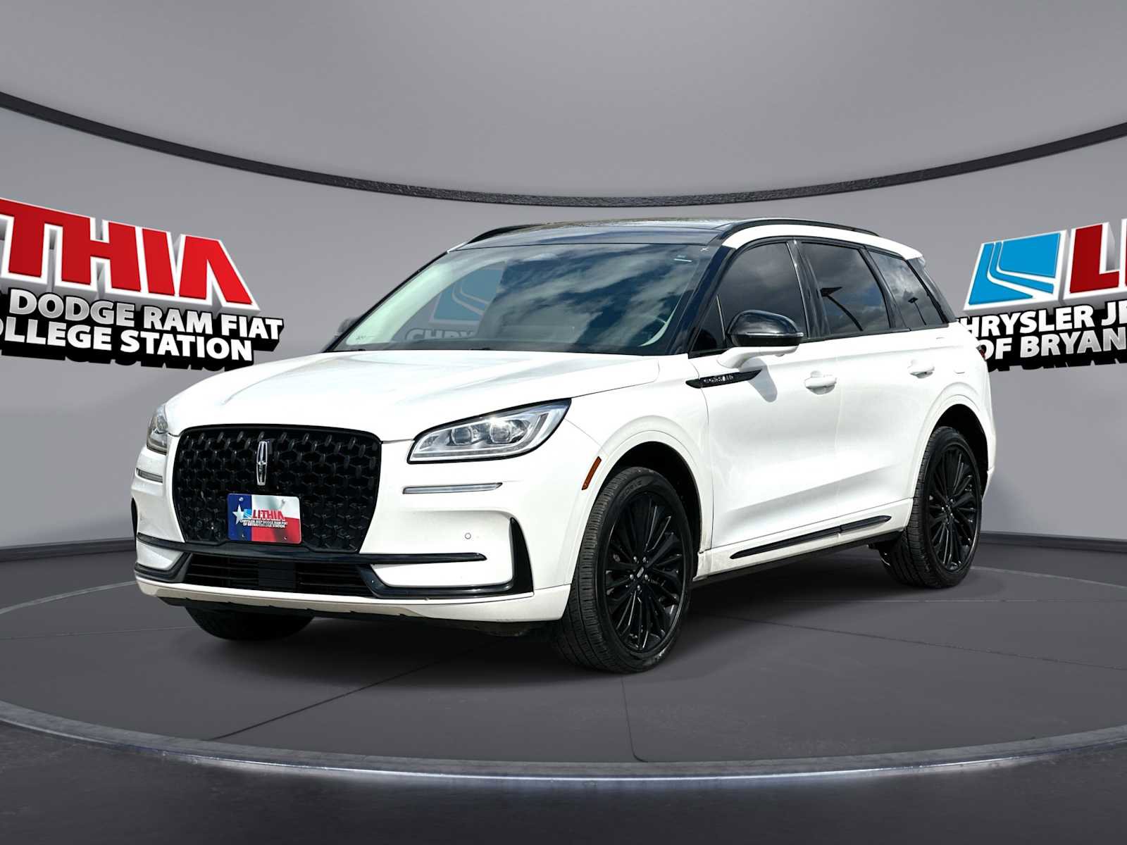 Used 2023 Lincoln Corsair Reserve w/ Equipment Group 201A image 1