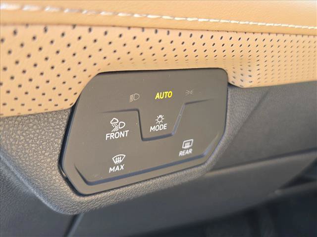 Used 2024 Volkswagen Atlas Cross Sport SE w/ Panoramic Sunroof Package FWD image 10