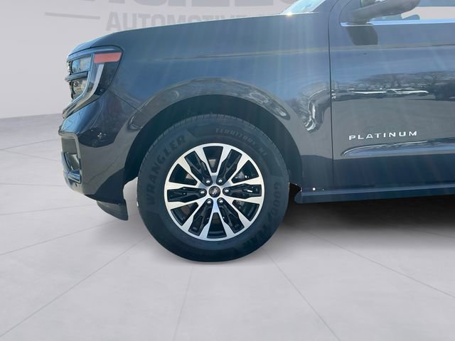 Used 2025 Ford Expedition Platinum image 9