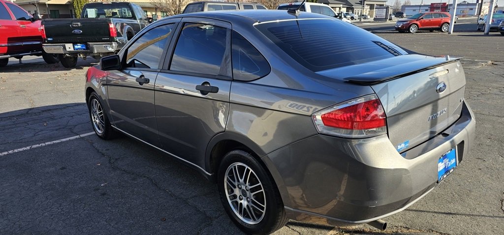 Used 2010 Ford Focus SE image 5