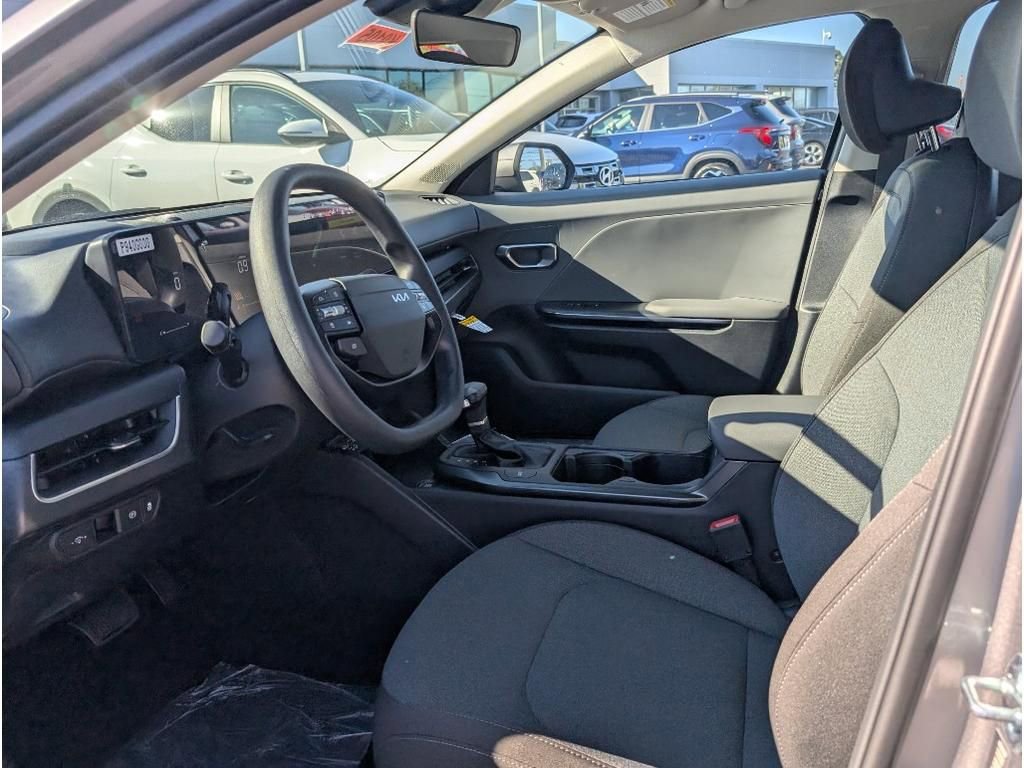 New 2025 Kia K4 LXS image 13