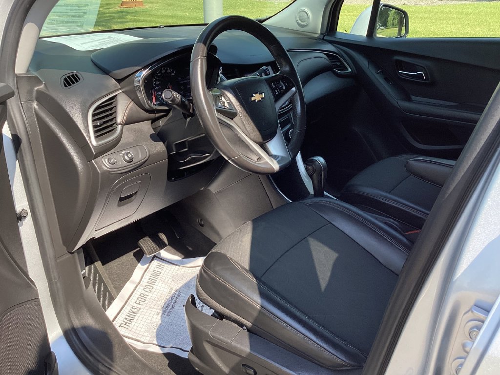 Used 2020 Chevrolet Trax LT w/ LT Convenience Package FWD image 6
