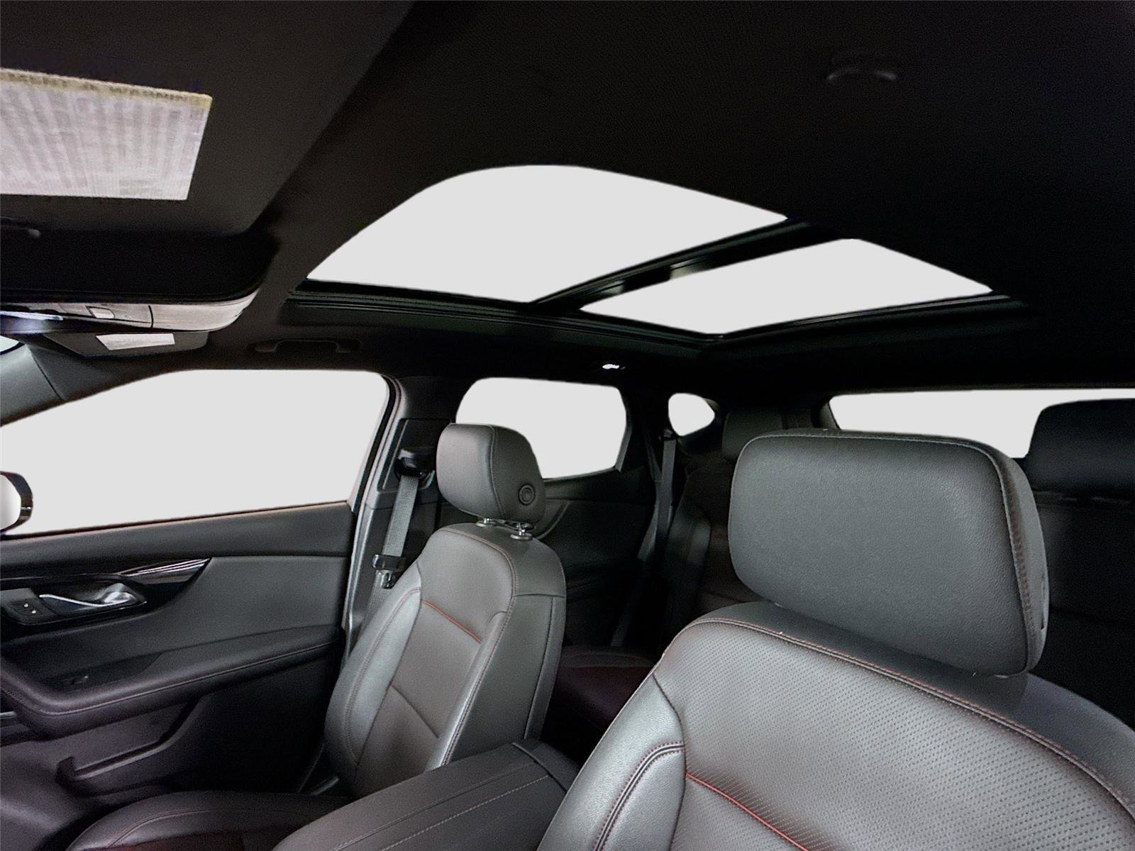 Used 2024 Chevrolet Blazer RS w/ Enhanced Convenience Package image 17