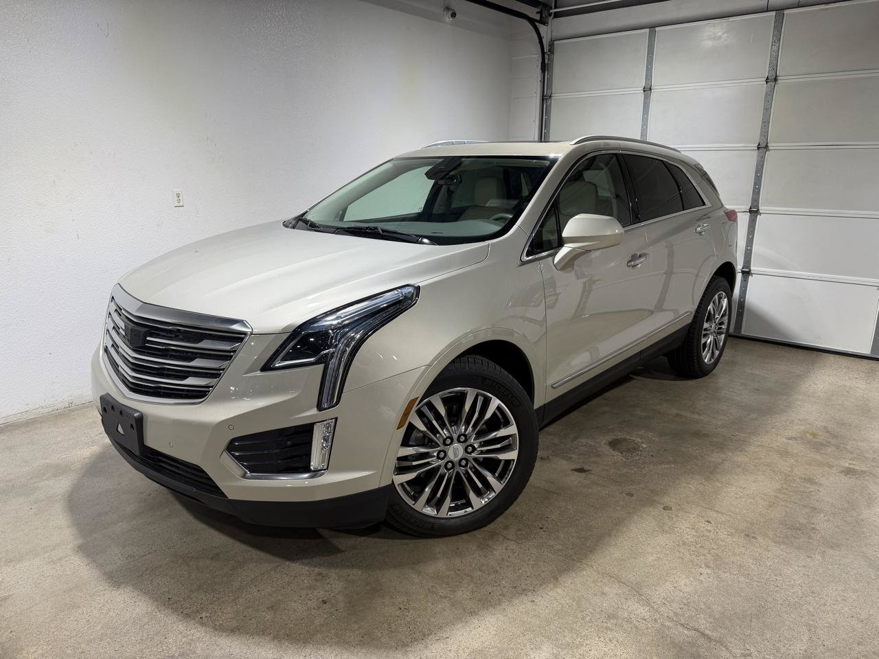 Used 2017 Cadillac XT5 Premium Luxury AWD/4WD image 1