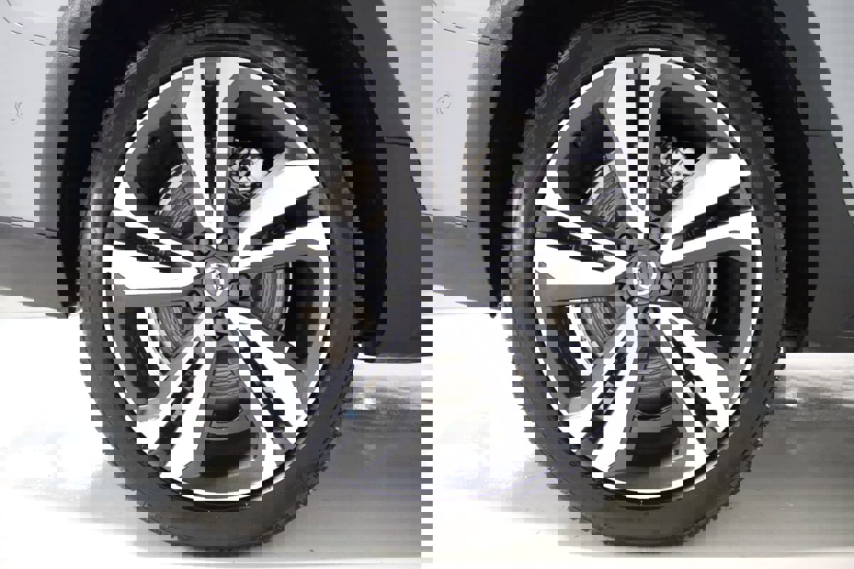 Used 2025 Volvo V60 B5 Cross Country Plus image 78