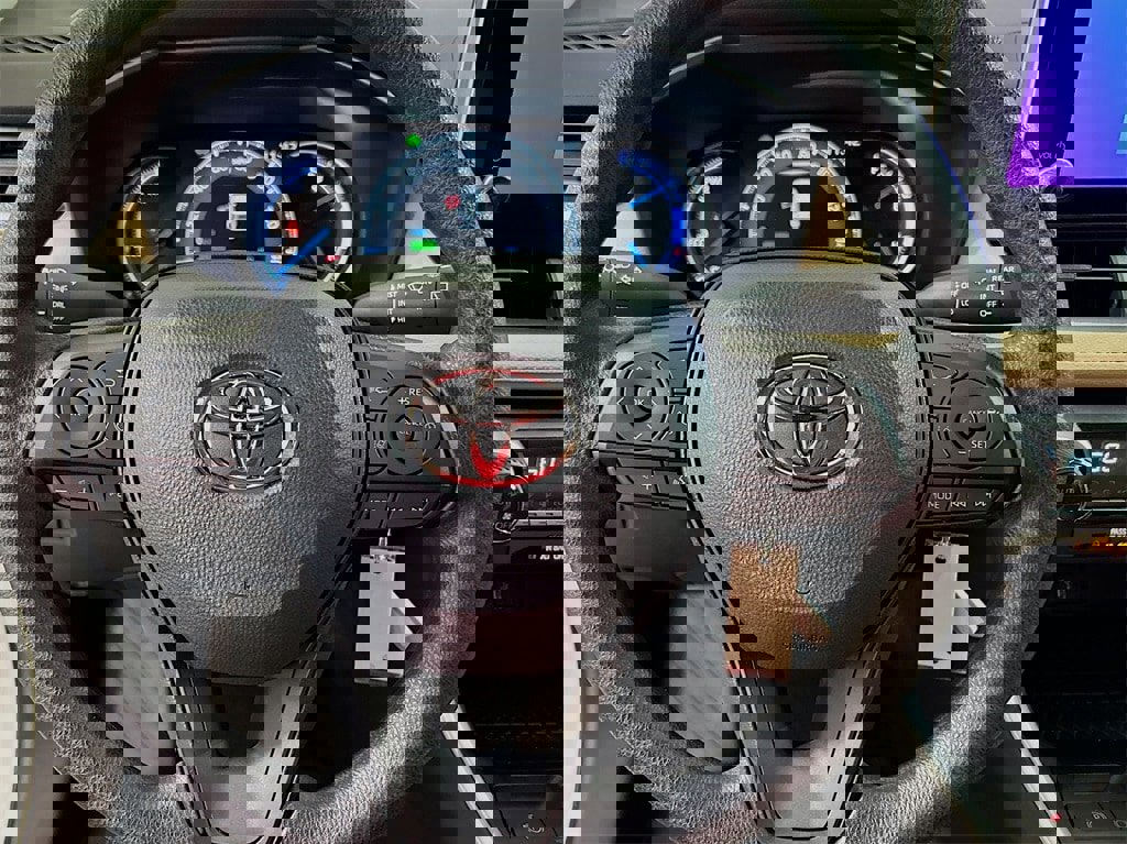 New 2025 Toyota RAV4 LE image 11