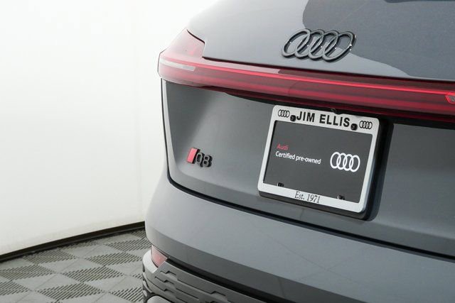 Certified 2024 Audi Q8 e-tron Prestige image 38