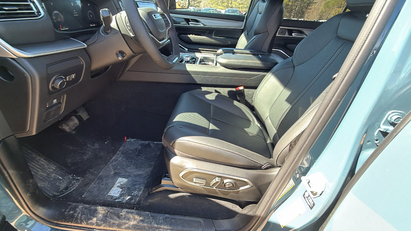 New 2026 Jeep Grand Wagoneer 4WD image 15