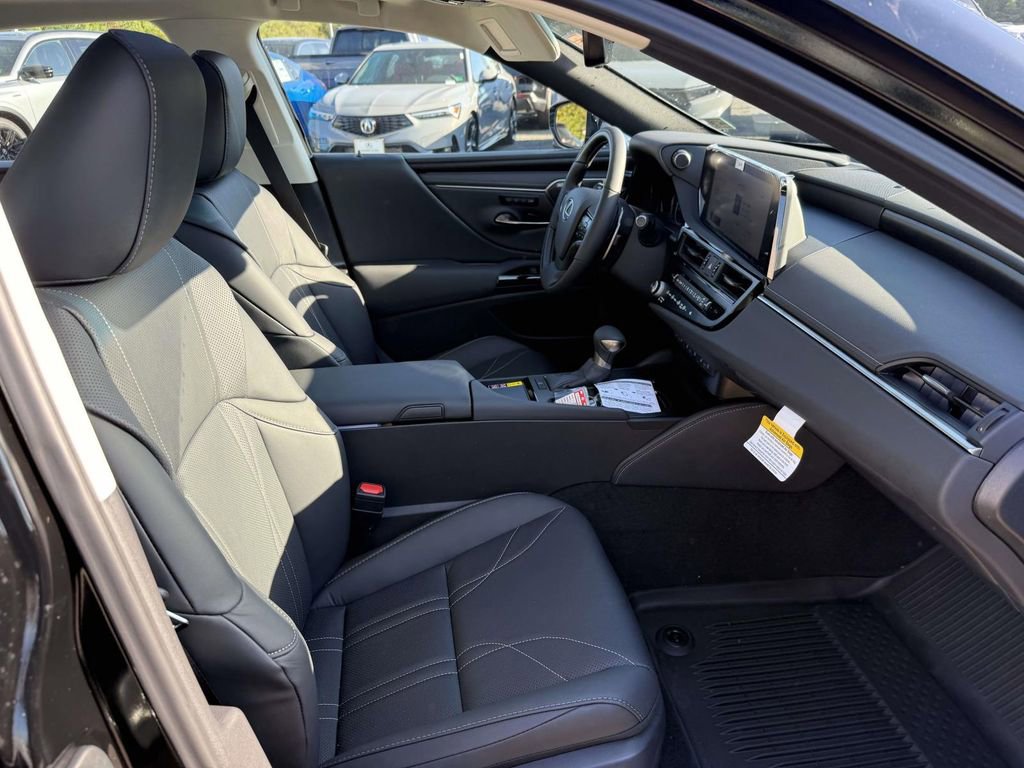 Used 2025 Lexus ES 350 w/ Luxury Package image 15