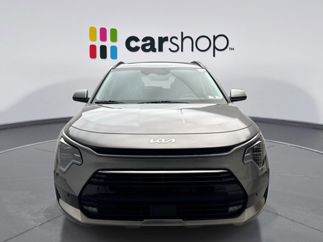 Used 2023 Kia Niro SX Touring image 8