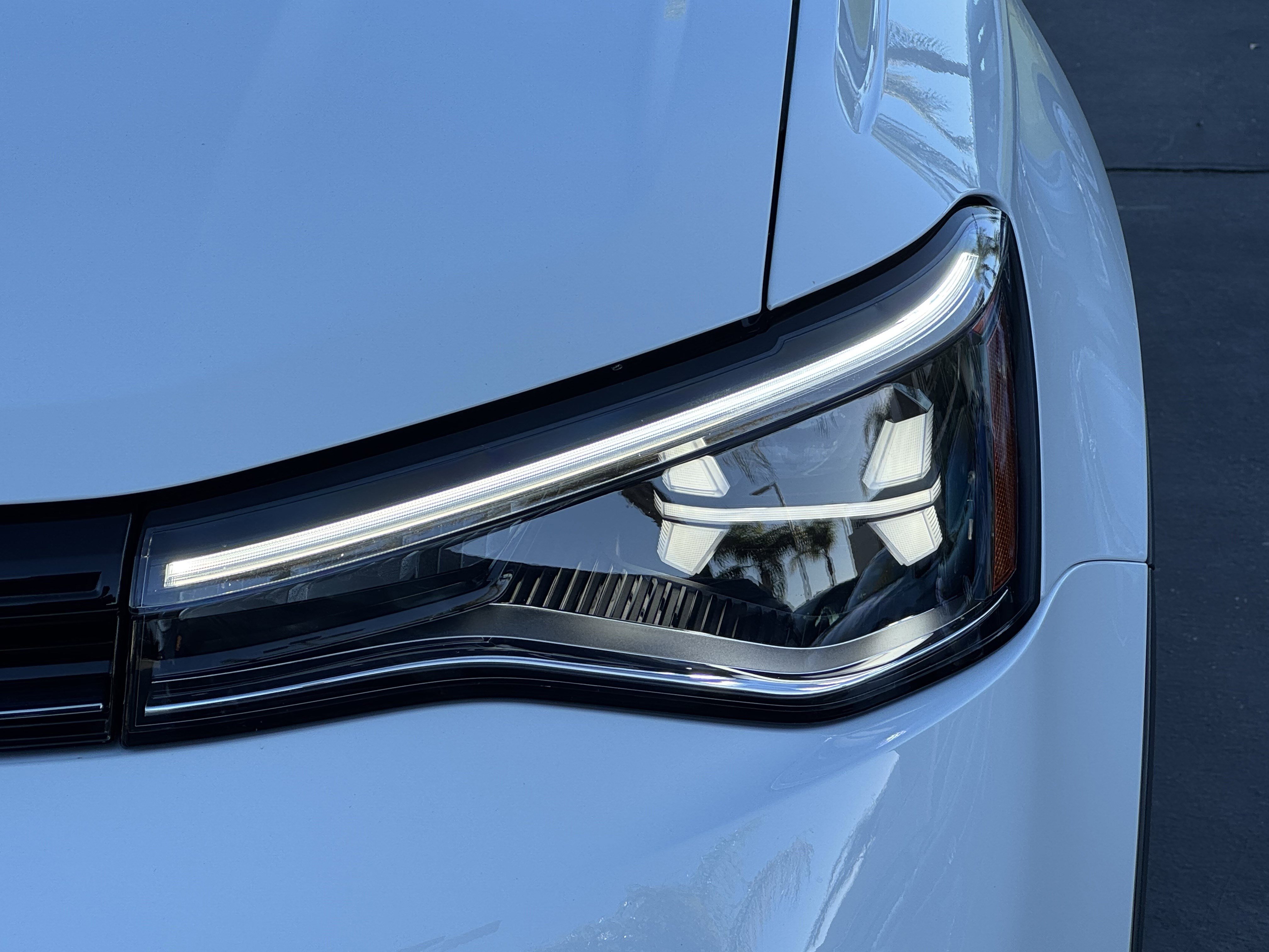 Used 2025 Volkswagen Taos SE image 6