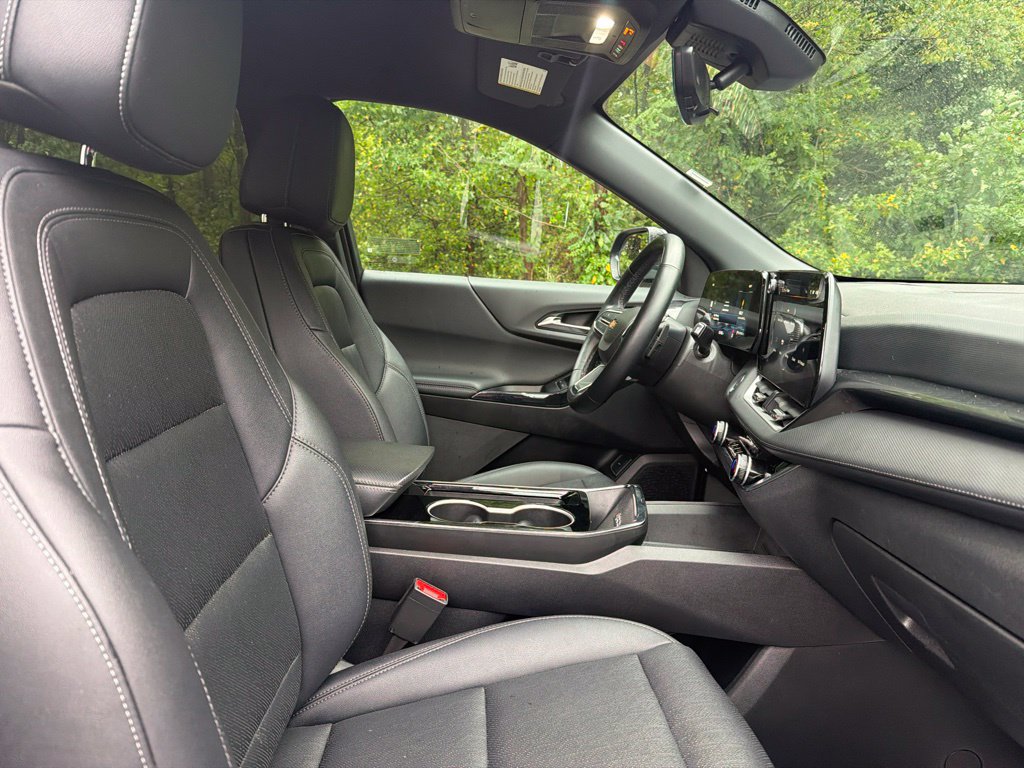Used 2025 Chevrolet Equinox LT w/ Convenience Package II FWD image 15