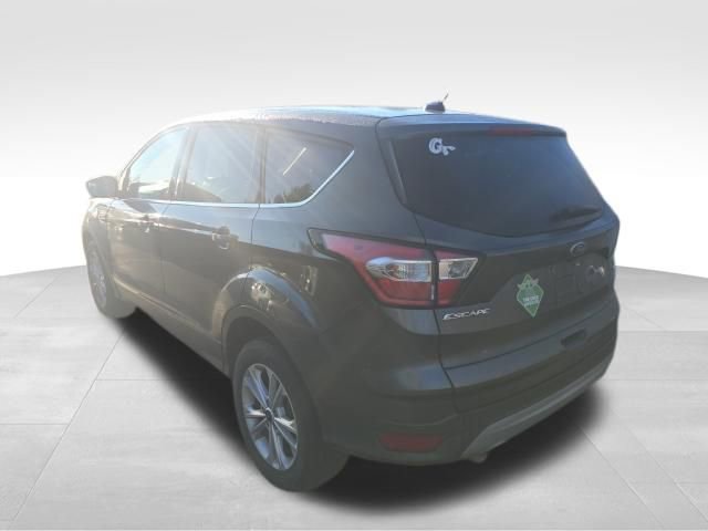 Used 2017 Ford Escape SE image 4