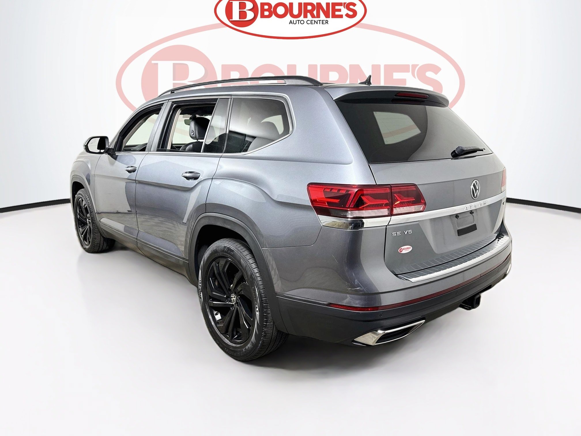 Used 2023 Volkswagen Atlas SE w/ Black Wheel Package AWD/4WD image 8