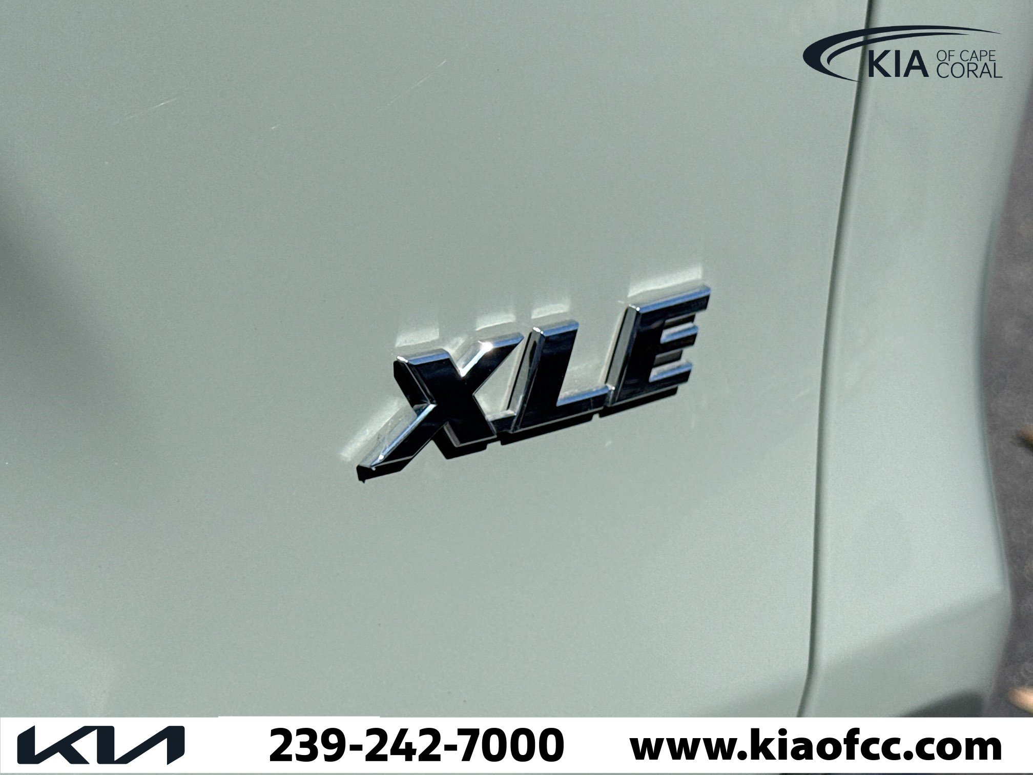 Used 2022 Toyota RAV4 XLE Premium image 11