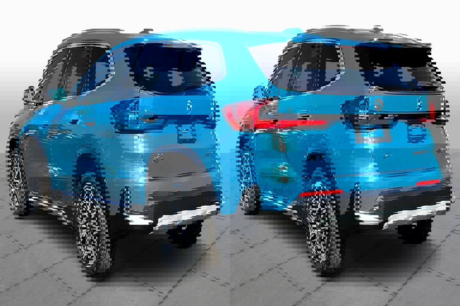 Certified 2025 BMW X1 xDrive28i image 11