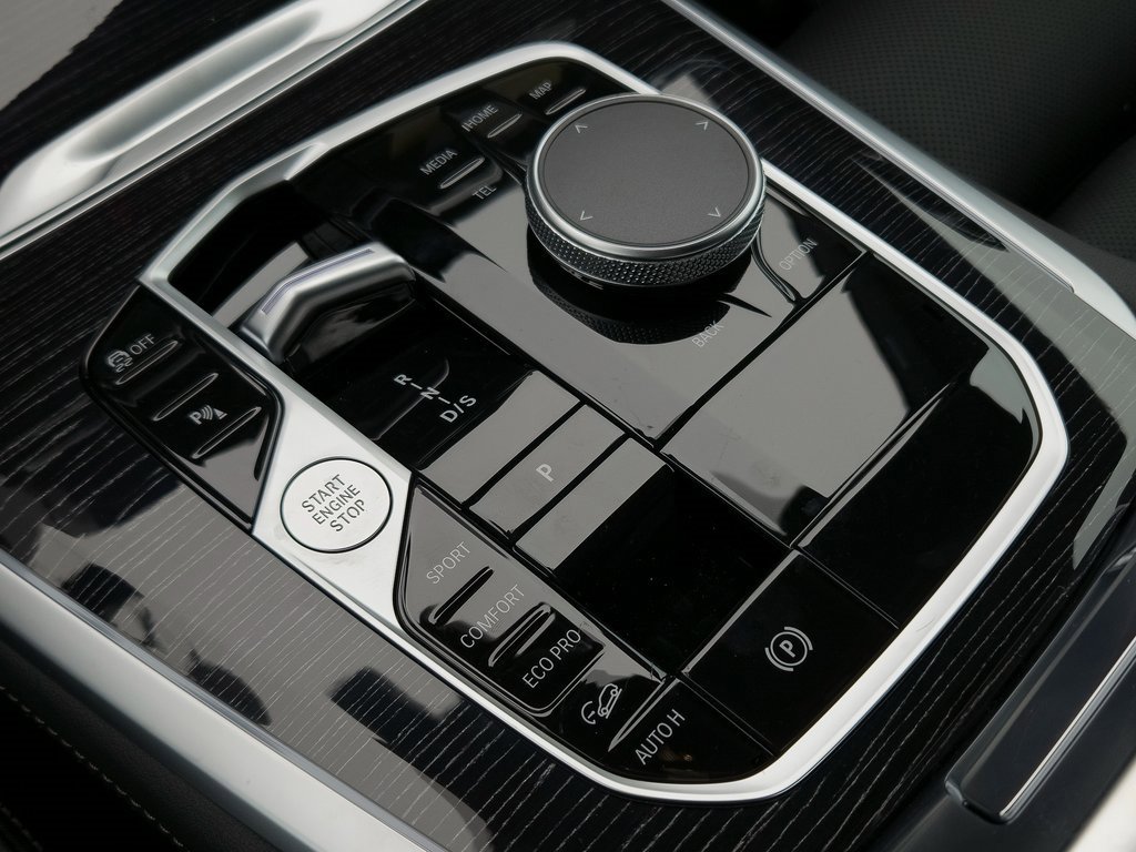 New 2026 BMW X5 xDrive40i w/ M Sport Package image 12