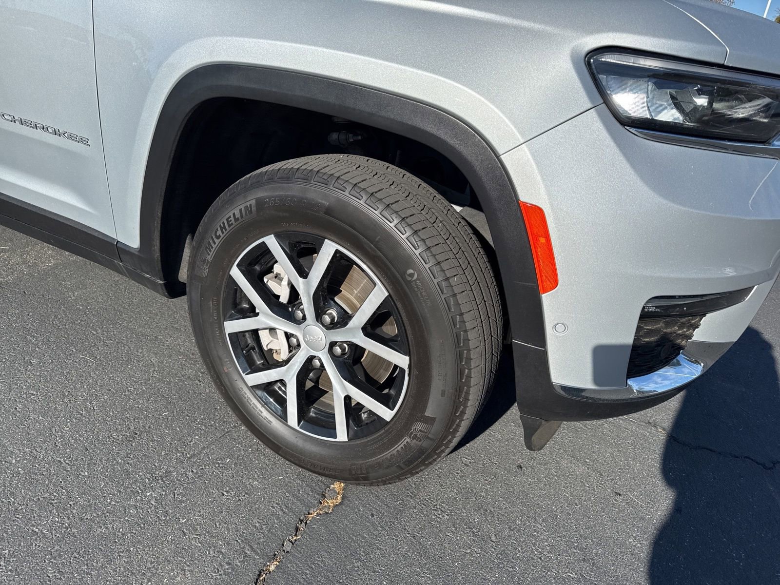 Used 2024 Jeep Grand Cherokee L Limited w/ Luxury Tech Group II image 21