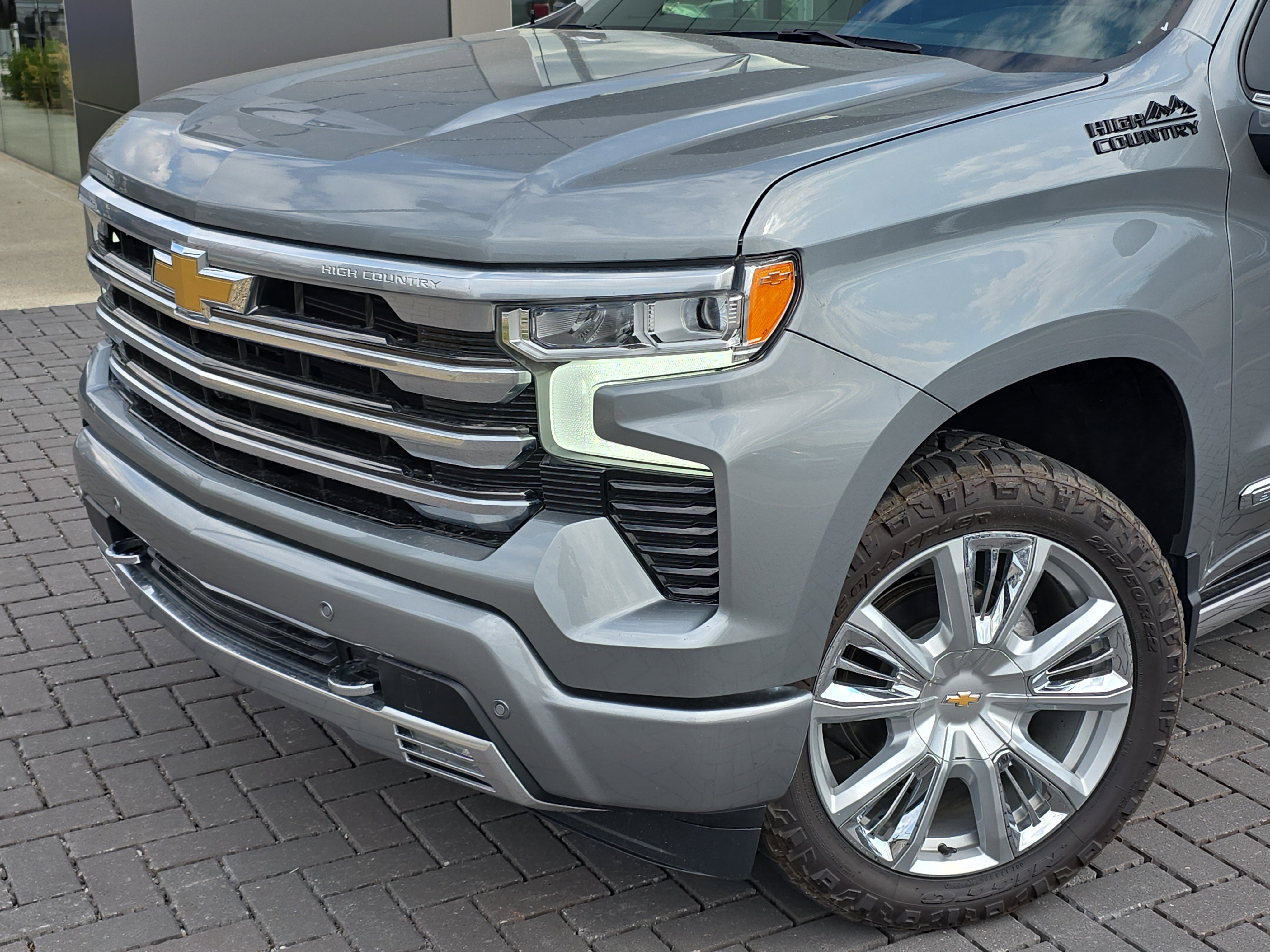 Used 2024 Chevrolet Silverado 1500 High Country w/ High Country Premium Package AWD/4WD image 11