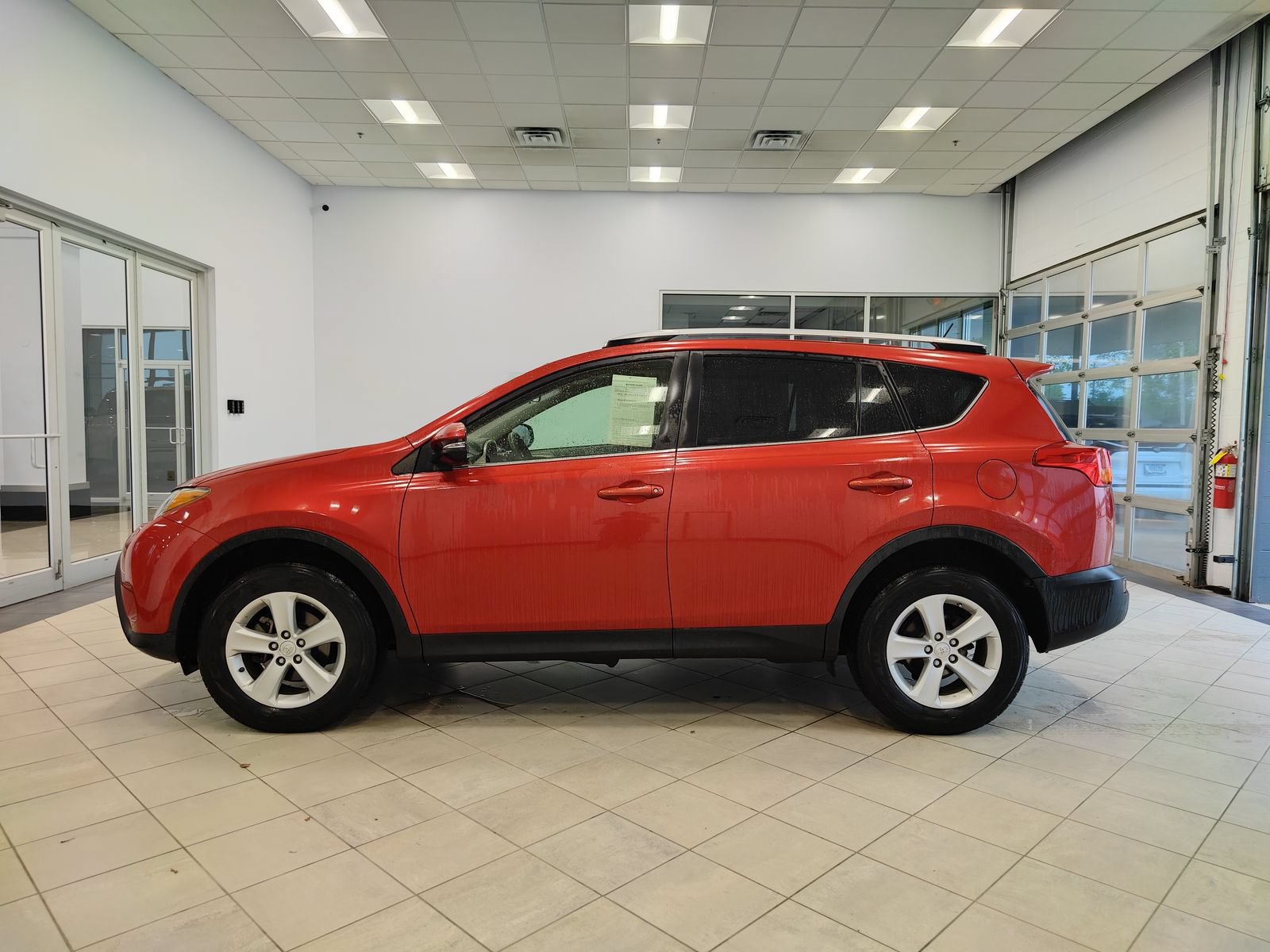 Used 2014 Toyota RAV4 XLE AWD/4WD image 6