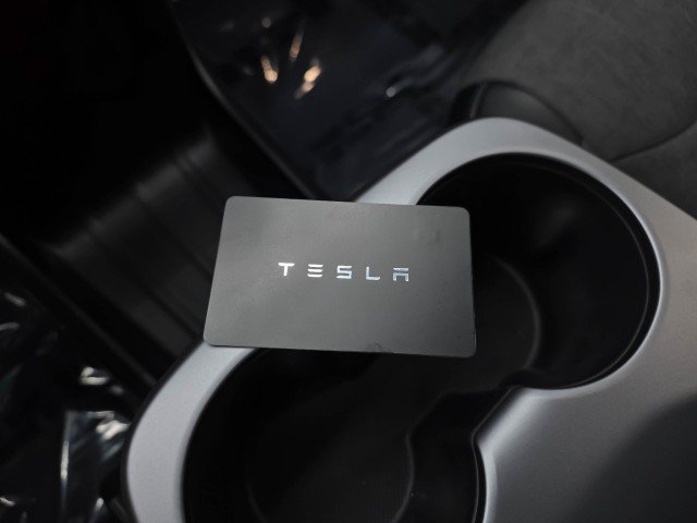 Used 2026 Tesla Model Y 2WD image 37
