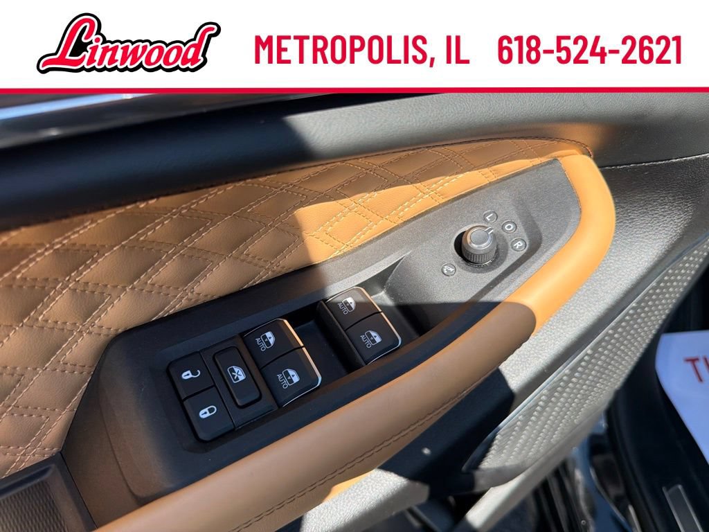 Used 2025 Jeep Grand Cherokee Summit AWD/4WD image 17
