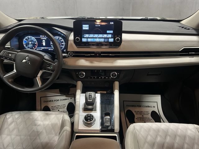 Used 2023 Mitsubishi Outlander SEL AWD/4WD image 15