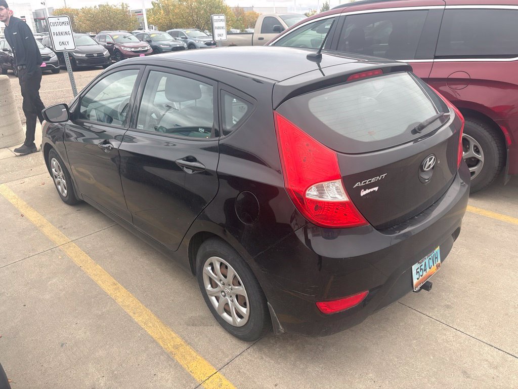 Used 2013 Hyundai Accent GS FWD image 6