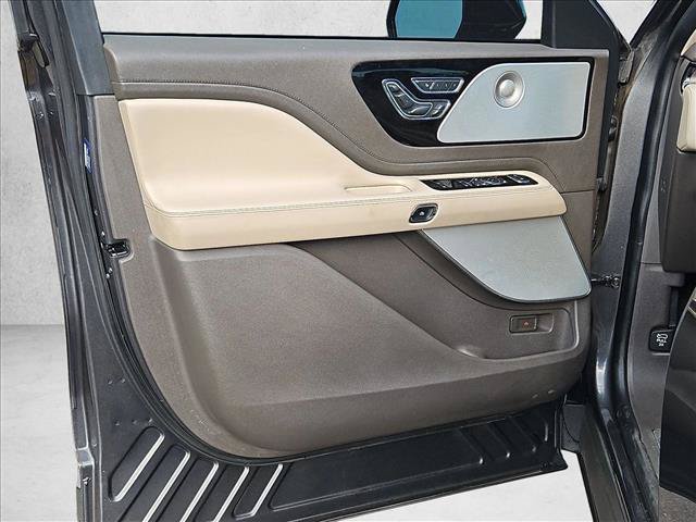 Used 2020 Lincoln Aviator Reserve w/ Equipment Group 202A AWD/4WD image 11